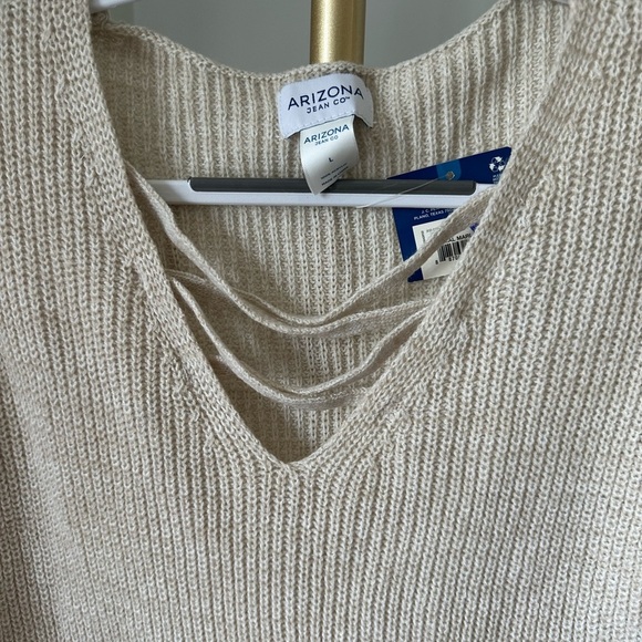 ❤️ Arizona Jean Company Women's Beige V-Neck Sweater Large NWT - Picture 2 of 5